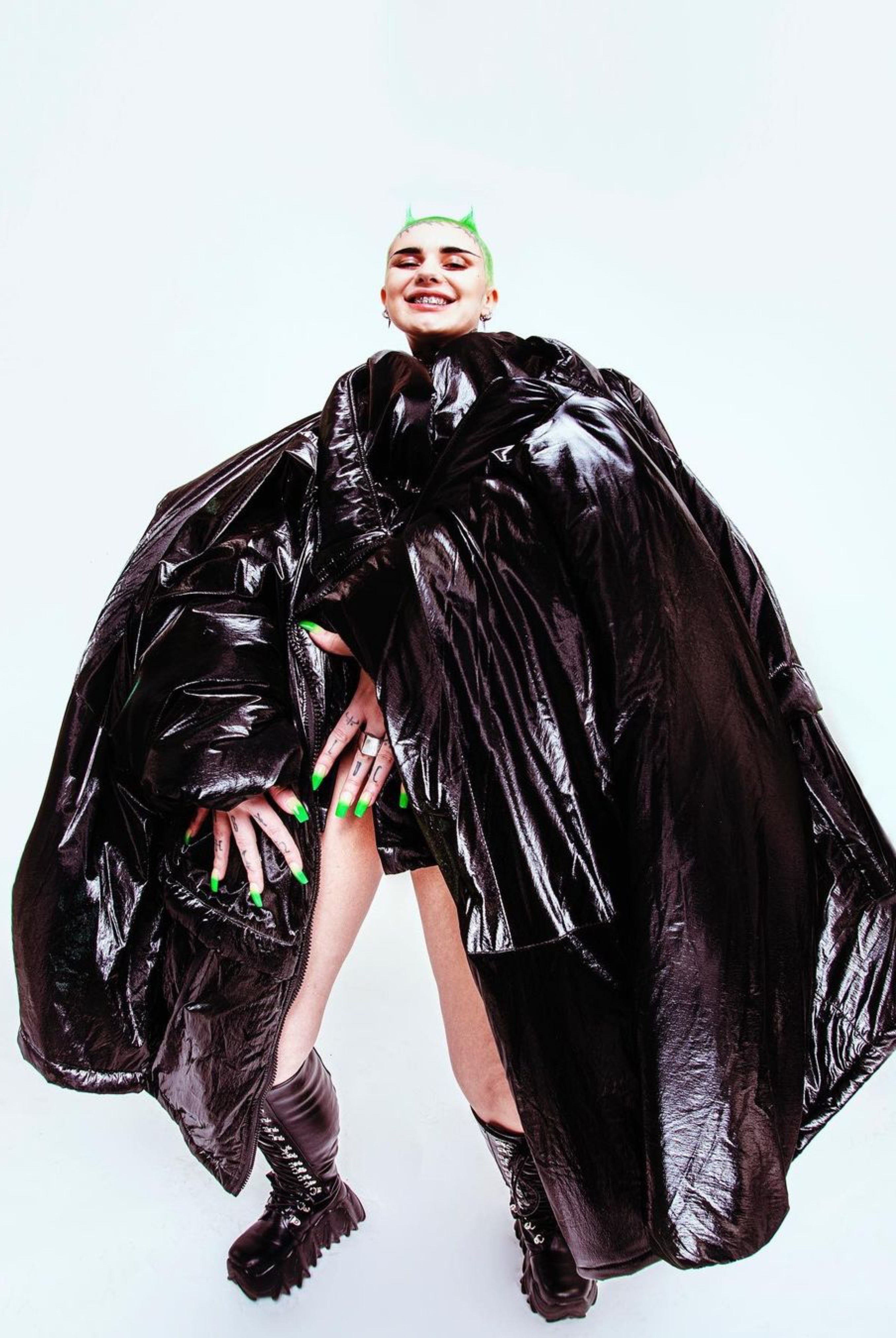 I Hate Zand wearing Jivomir Domoustchiev