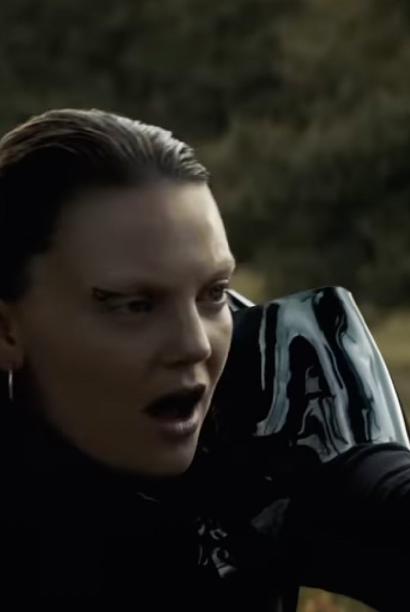 Tiggi Hawke wearing Jivomir Domoustchiev