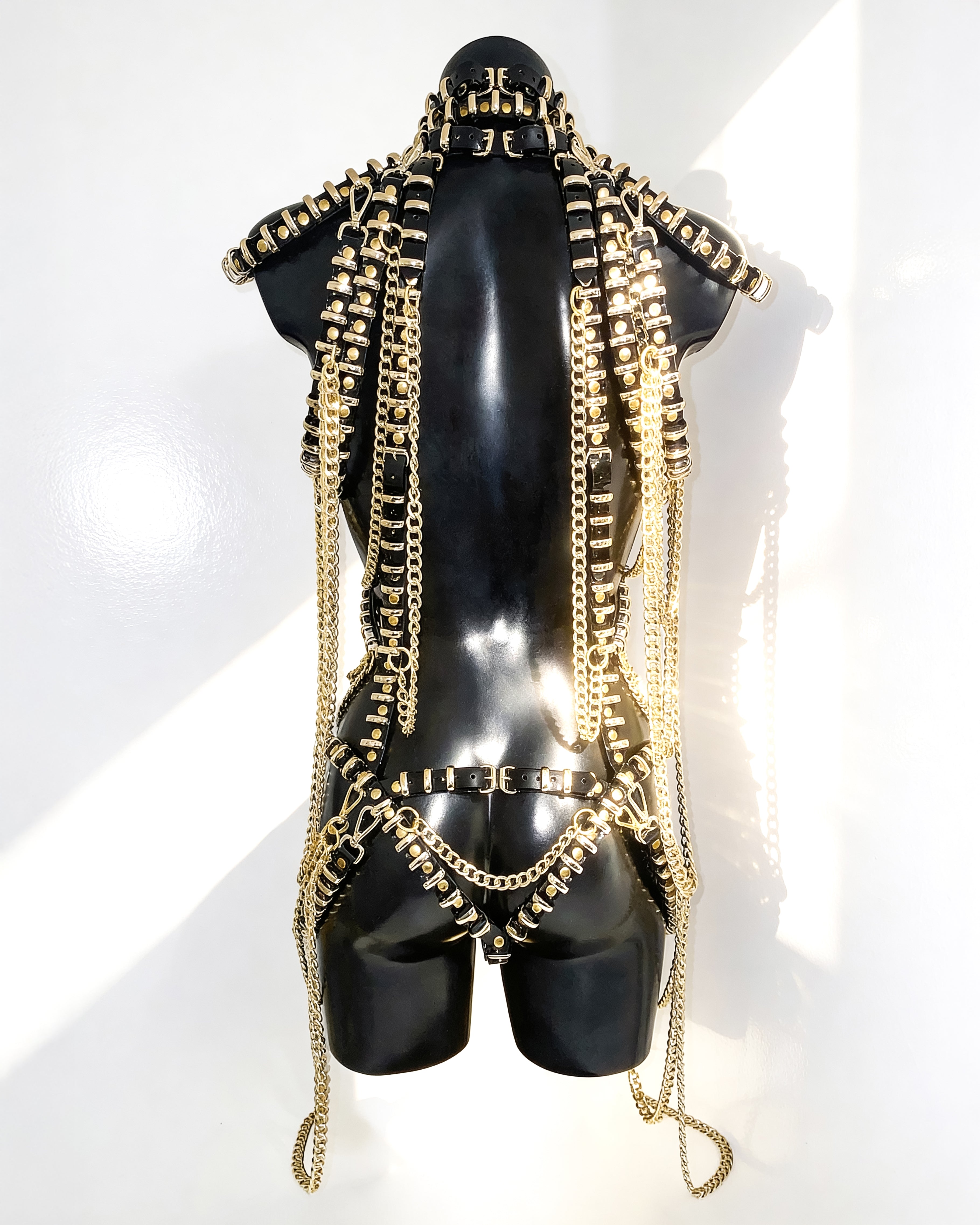 ATÉLIER JIVOMIR vegan luxury showgirl gold chain ring FASHION dress SHOWGIRL CABARET