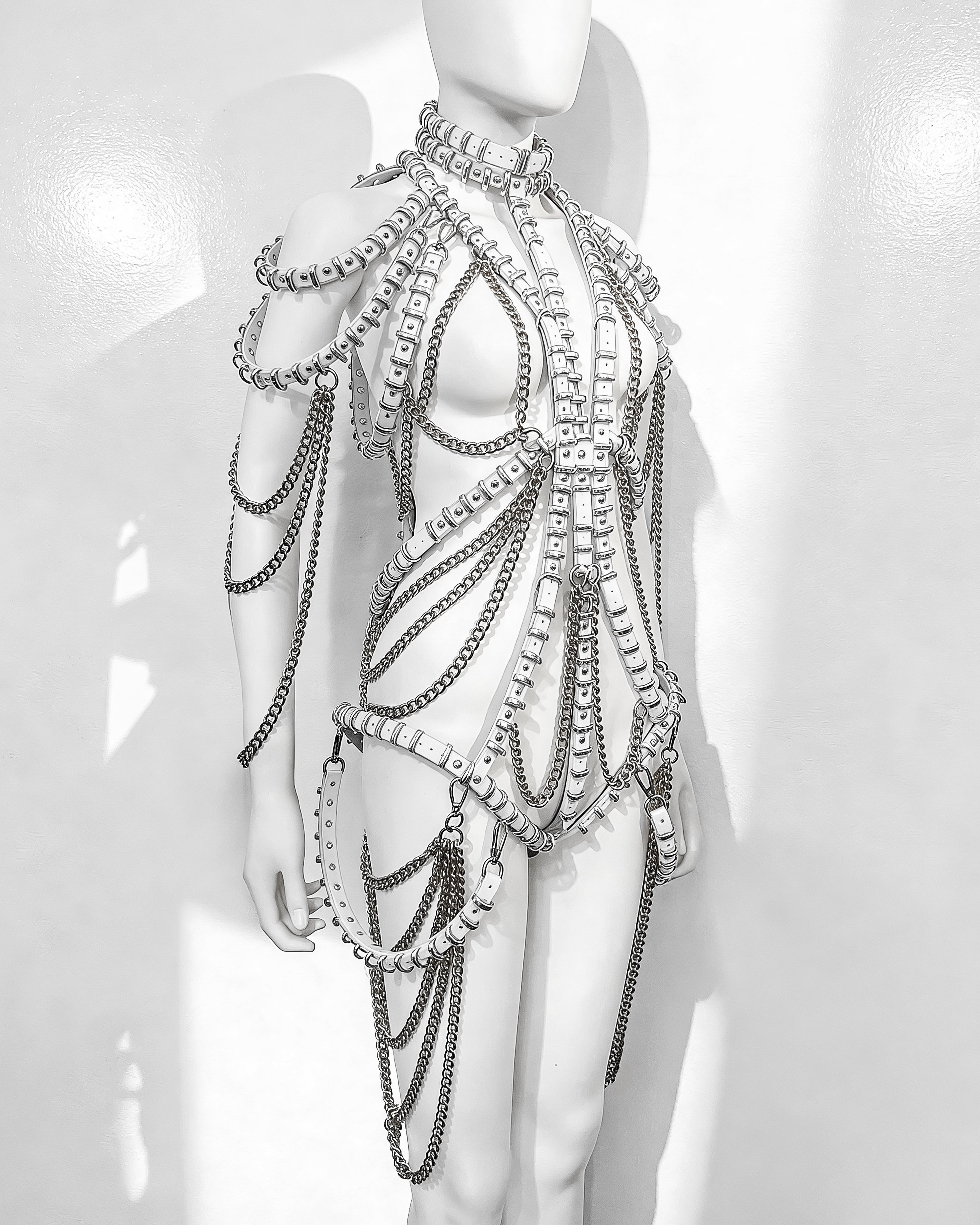 ATÉLIER JIVOMIR vegan luxury showgirl gold chain ring FASHION dress SHOWGIRL CABARET