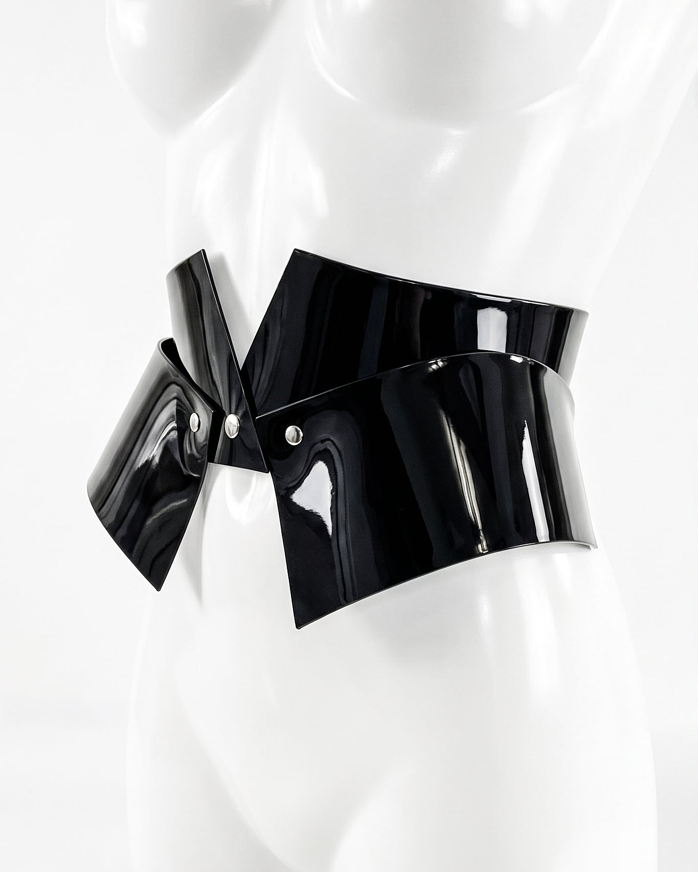 HIPSTER ANGULAR BELT ATÉLIER JIVOMIR VEGAN VINYL LUXURY FASHION ACCESSORIES LATEX CRAFTED