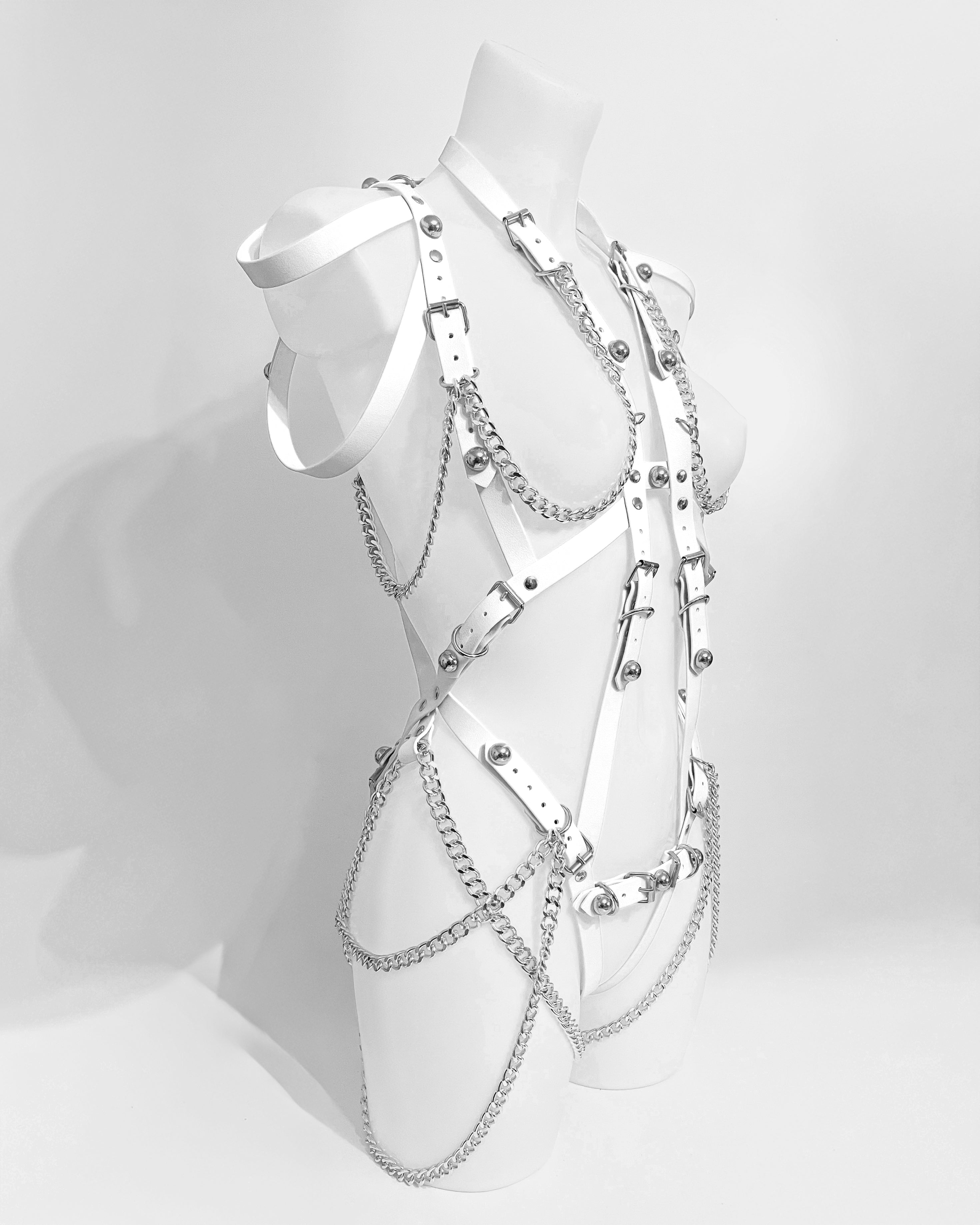 Strappe ATÉLIER JIVOMIR future fashion white bio chain onesie