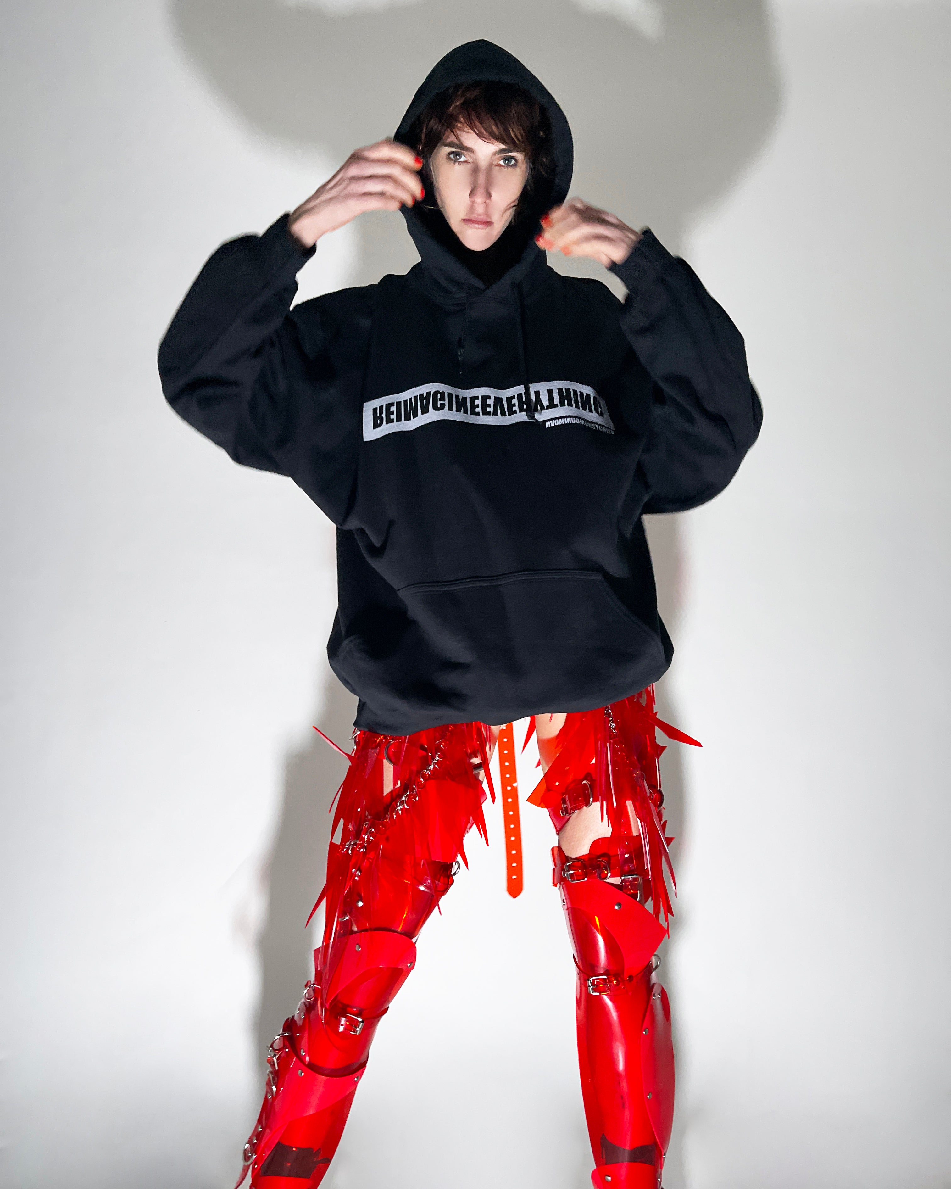 JIVOMR DOMOUSTCHEV REIMAGINEEVERYTHING MUST HAVE T