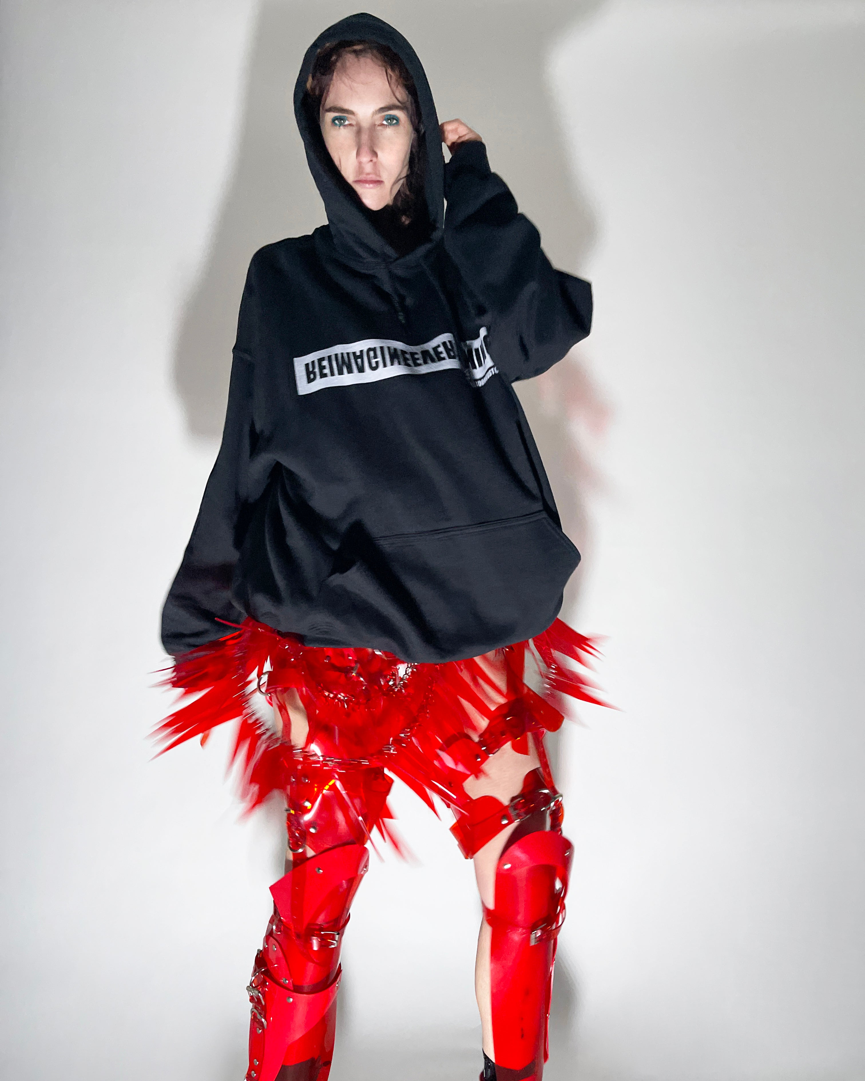 JIVOMR DOMOUSTCHEV REIMAGINEEVERYTHING MUST HAVE T