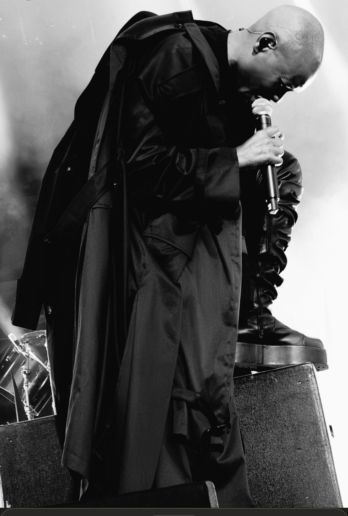 Skin of Skunk Anansie wearing ATÉLIER JIVOMIR Double Trench repurposed wearable sculpture coat on stage