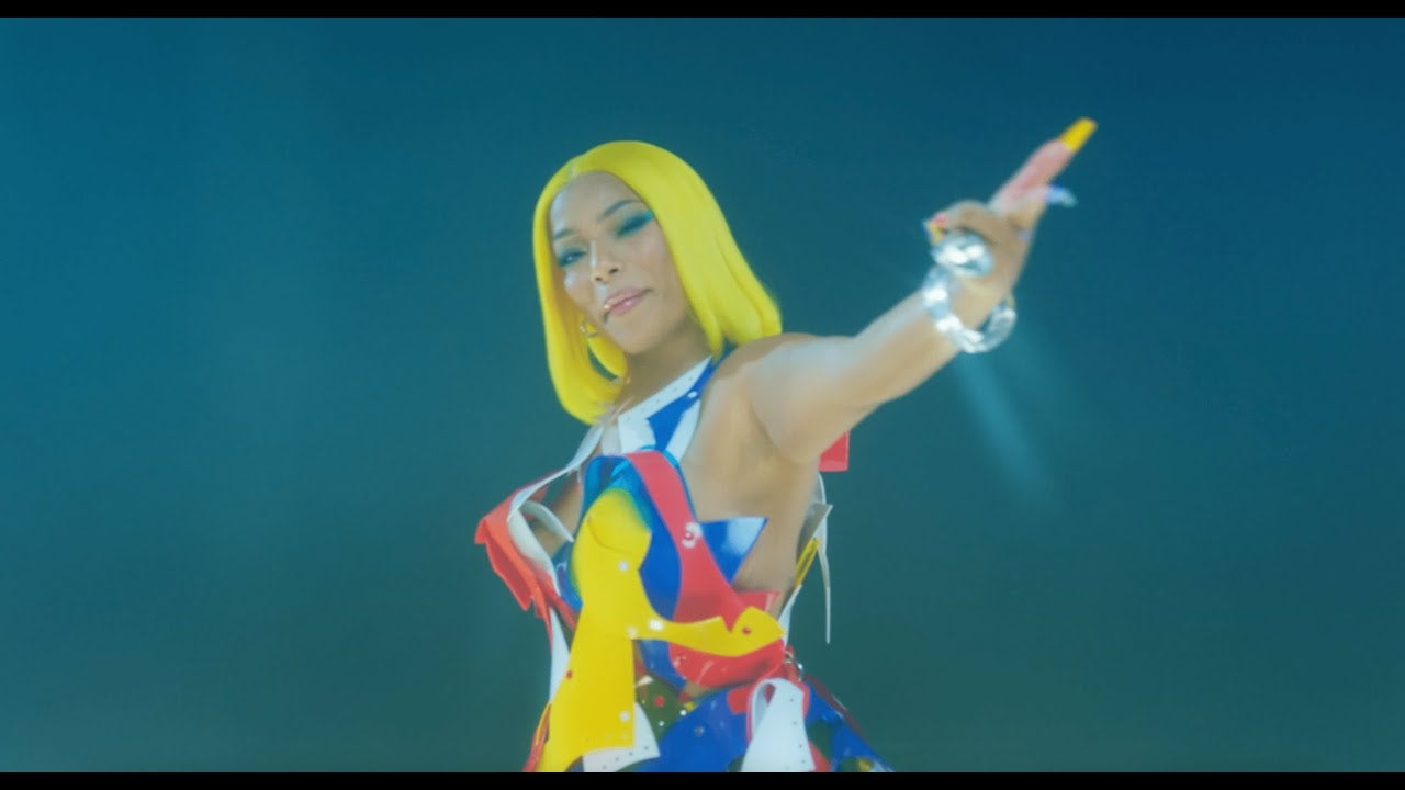 Steff London Wears ATÉLIER JIVOMIR Reimagineeverything WEARABLE ART SCULPTURE Dress in Toxic Love Music Video&nbsp;