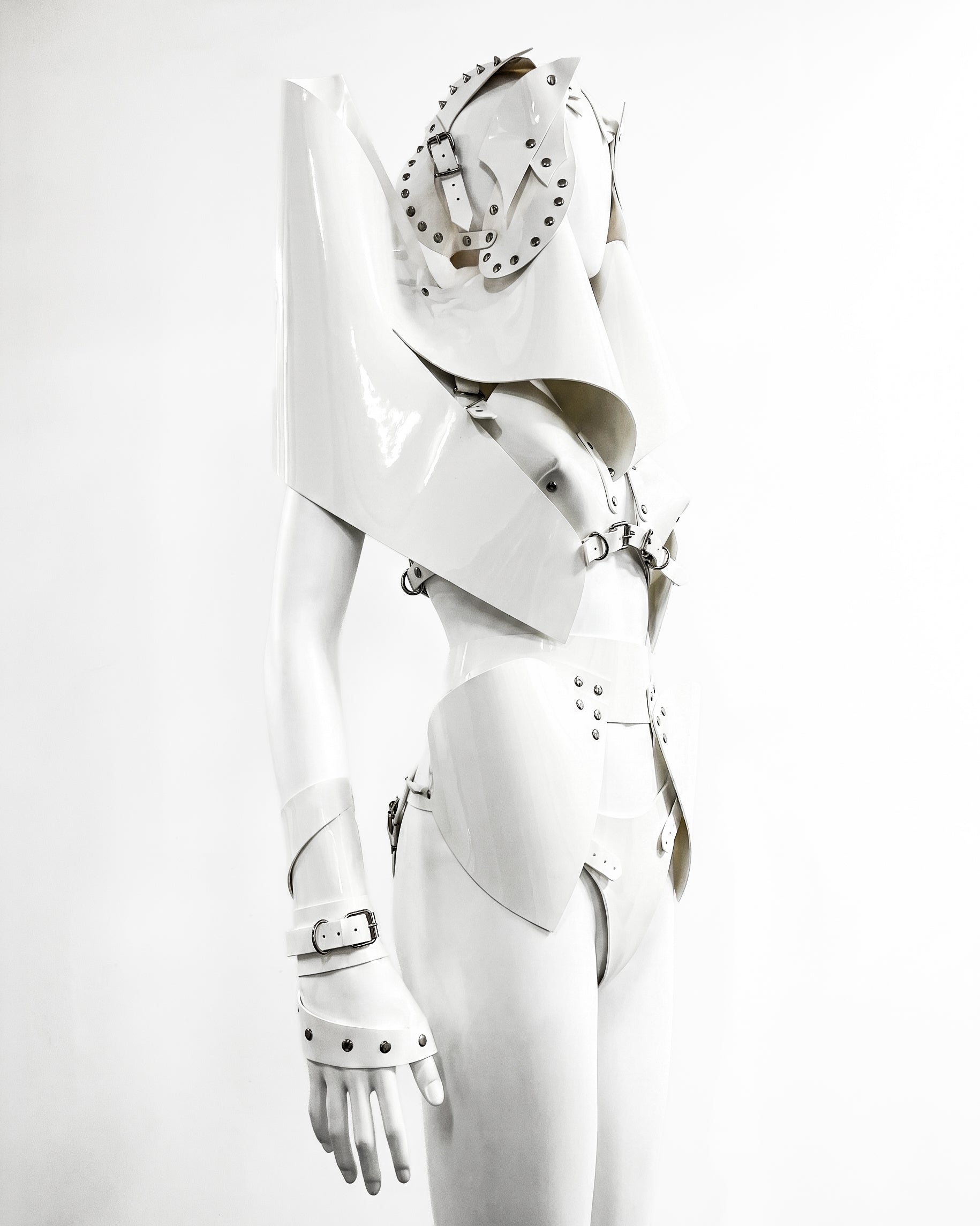 ATÉLIER JIVOMIR LUXURY VEGAN FASHION ACCESSORIES BODY JEWELLERY KINK COSPLAY COUTURE WHITE SIDE VIEW

