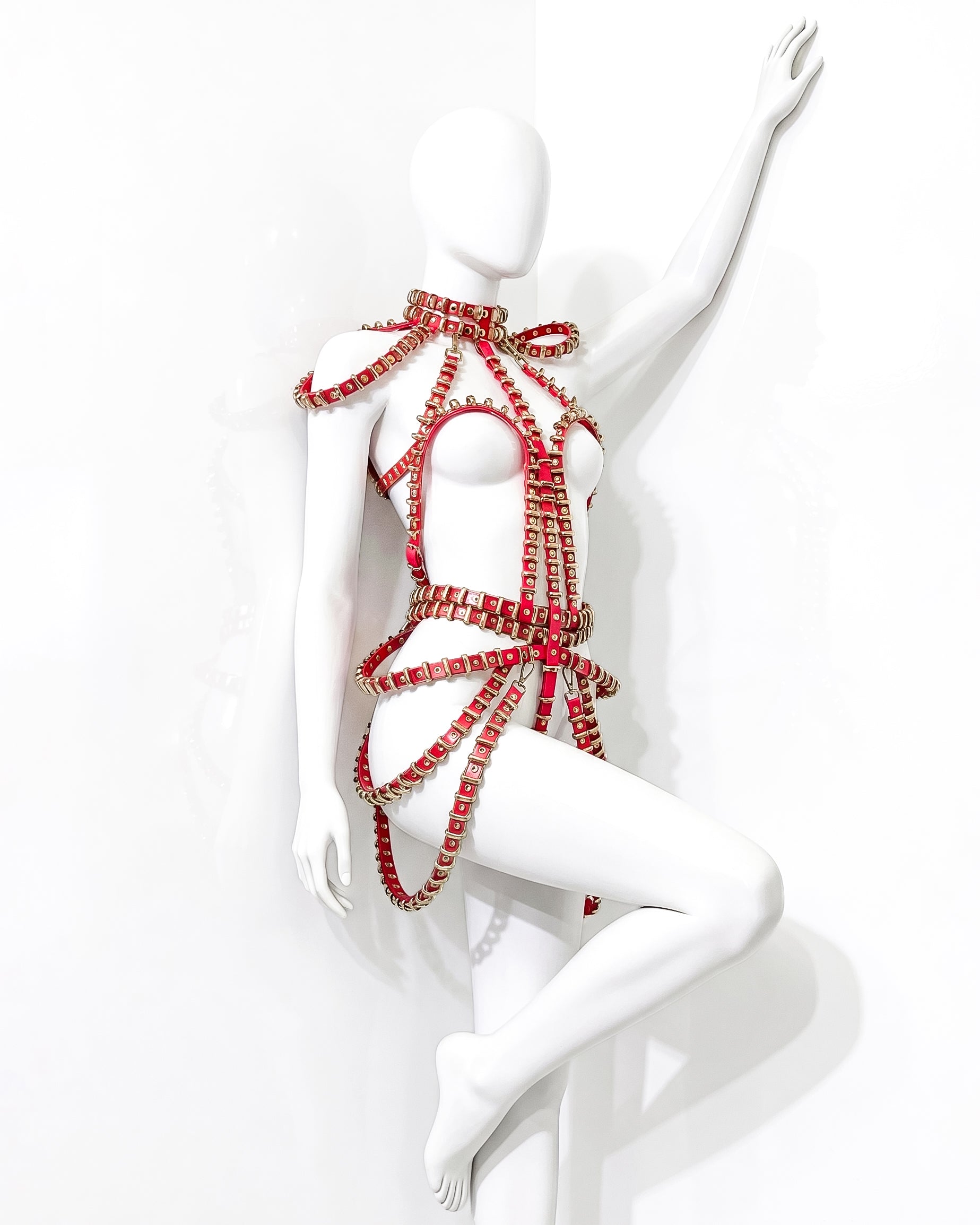 ATÉLIER JIVOMIR MINI RING BRVAES DRESS luxury vegan future fashion and accessories crafted in England 