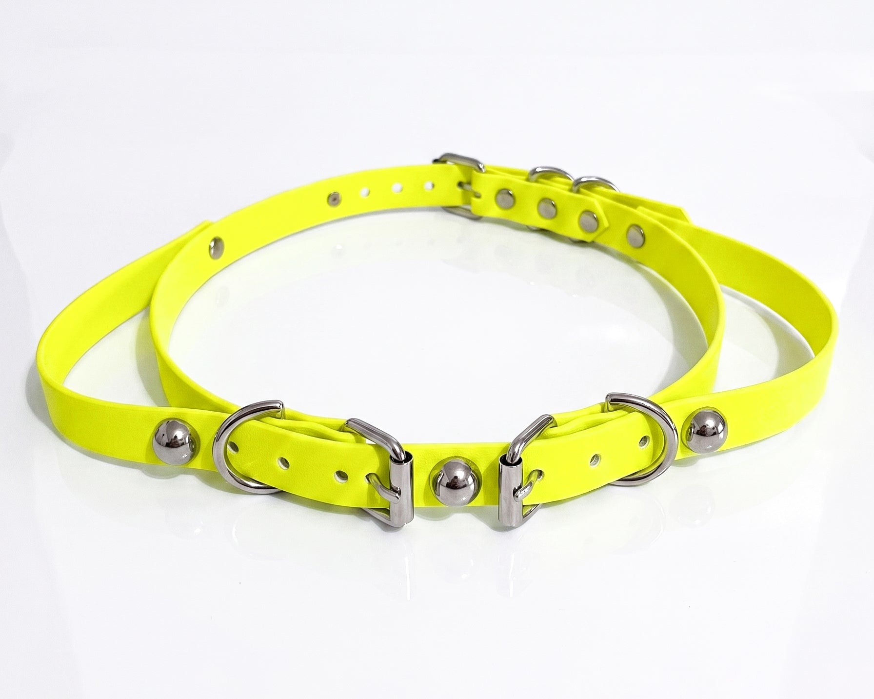 ATÉLIER JIVOMIR Vegan Rubberised Waterproof strapping belt fashion accessory neon 