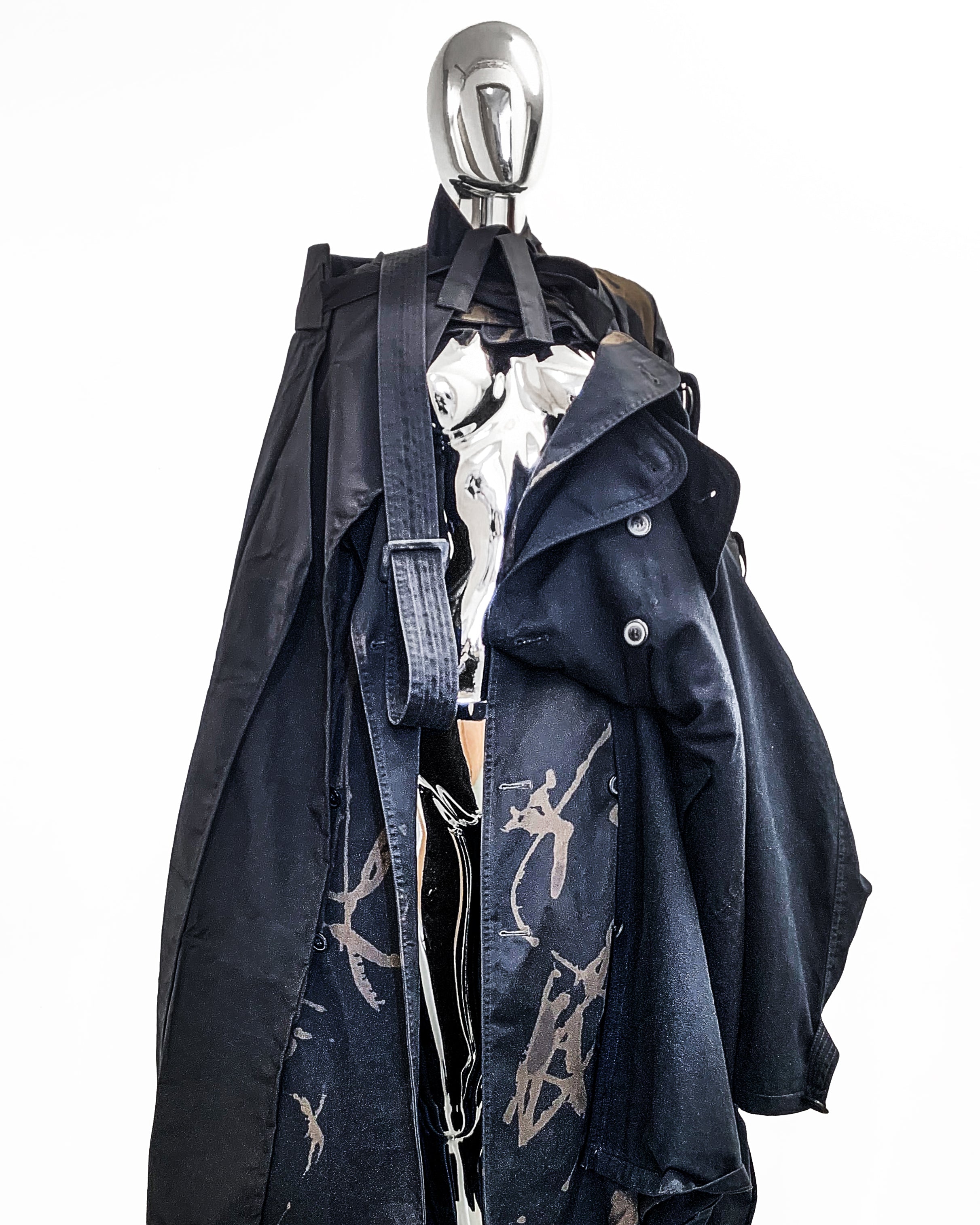 ATÉLIER JIVOMIR KENDO TRENCH REPURPOSED MULTI COAT JACKET LUXURY AVANT GARDE FASHION EXPRESSION CLOSEUP FRONT
