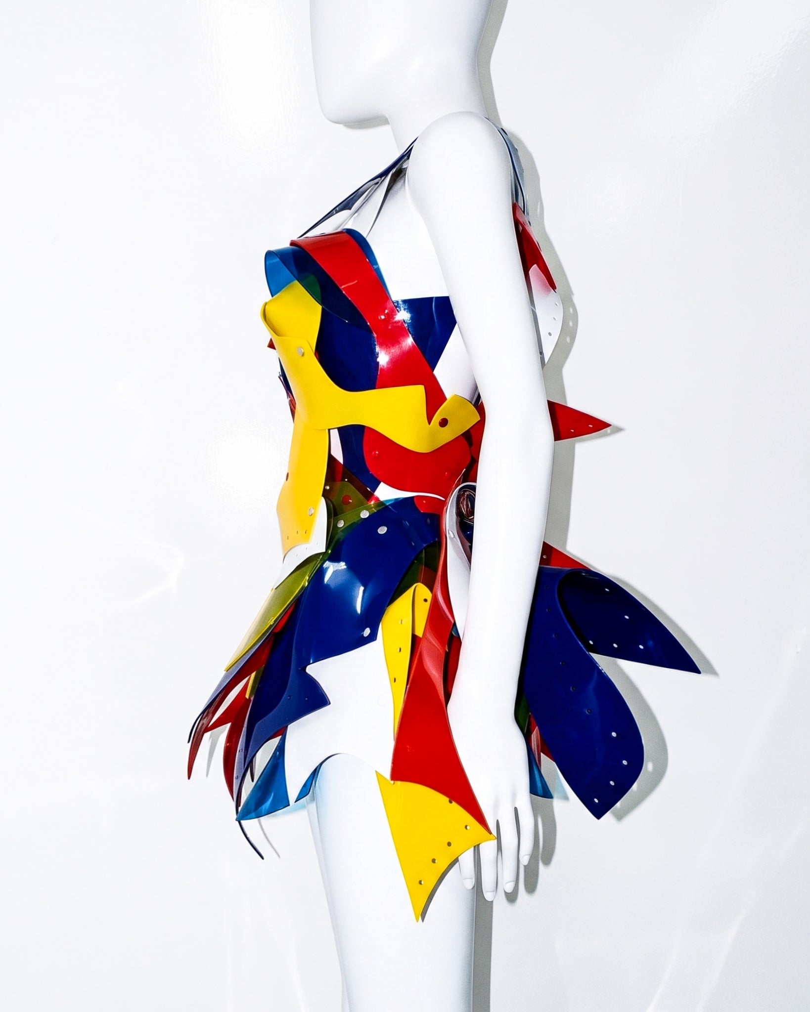 ATÉLIER JIVOMIR REIMAGINEEVERYTHING DRESS WEARABLE ART SCULPTURE INSPRED BY MONDRIAN