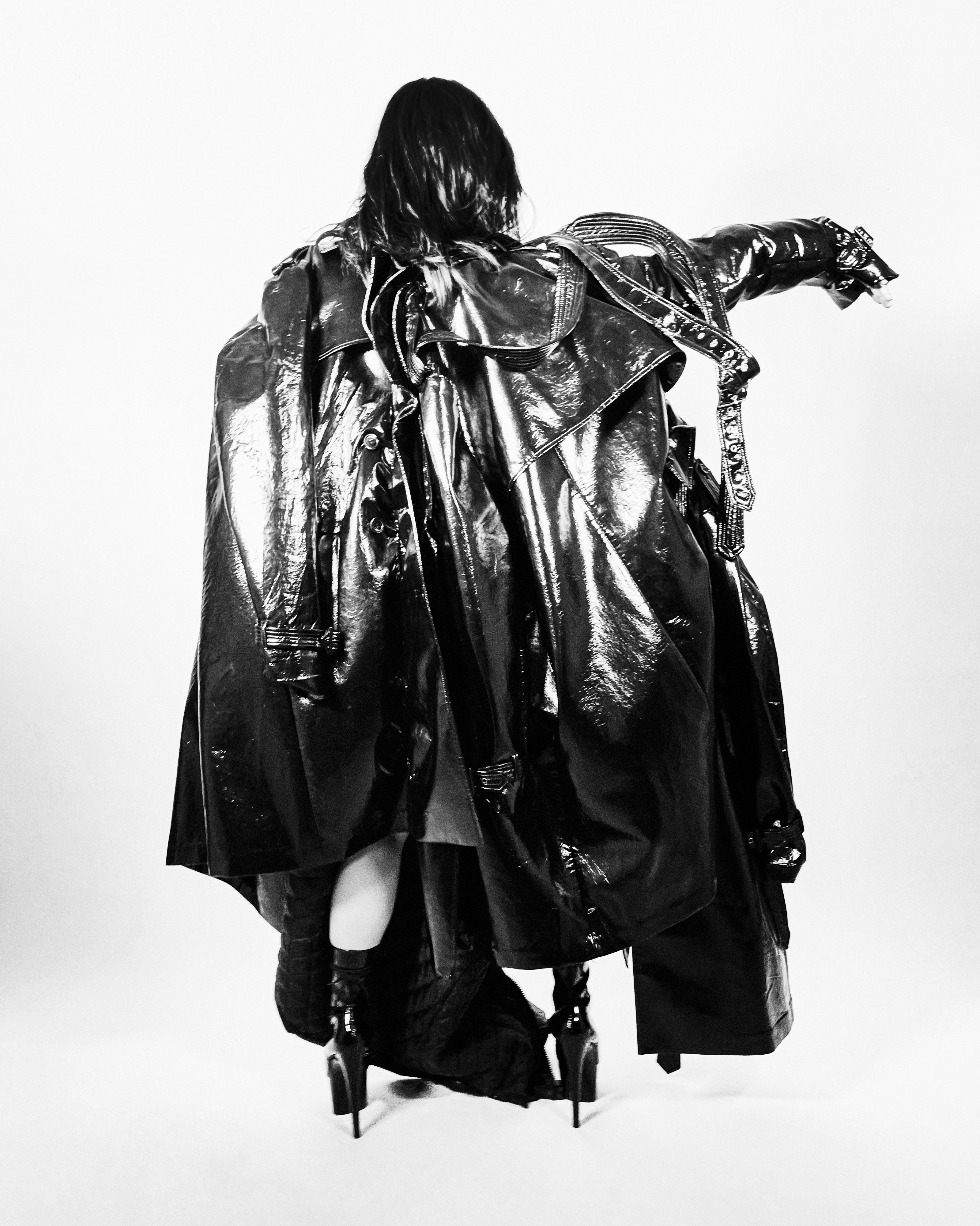 ATÉLIER JIVOMIR VINYL TRIPLE TRENCH AVANT GARDE REPUPOSED LUXURY COAT MODEL BACK