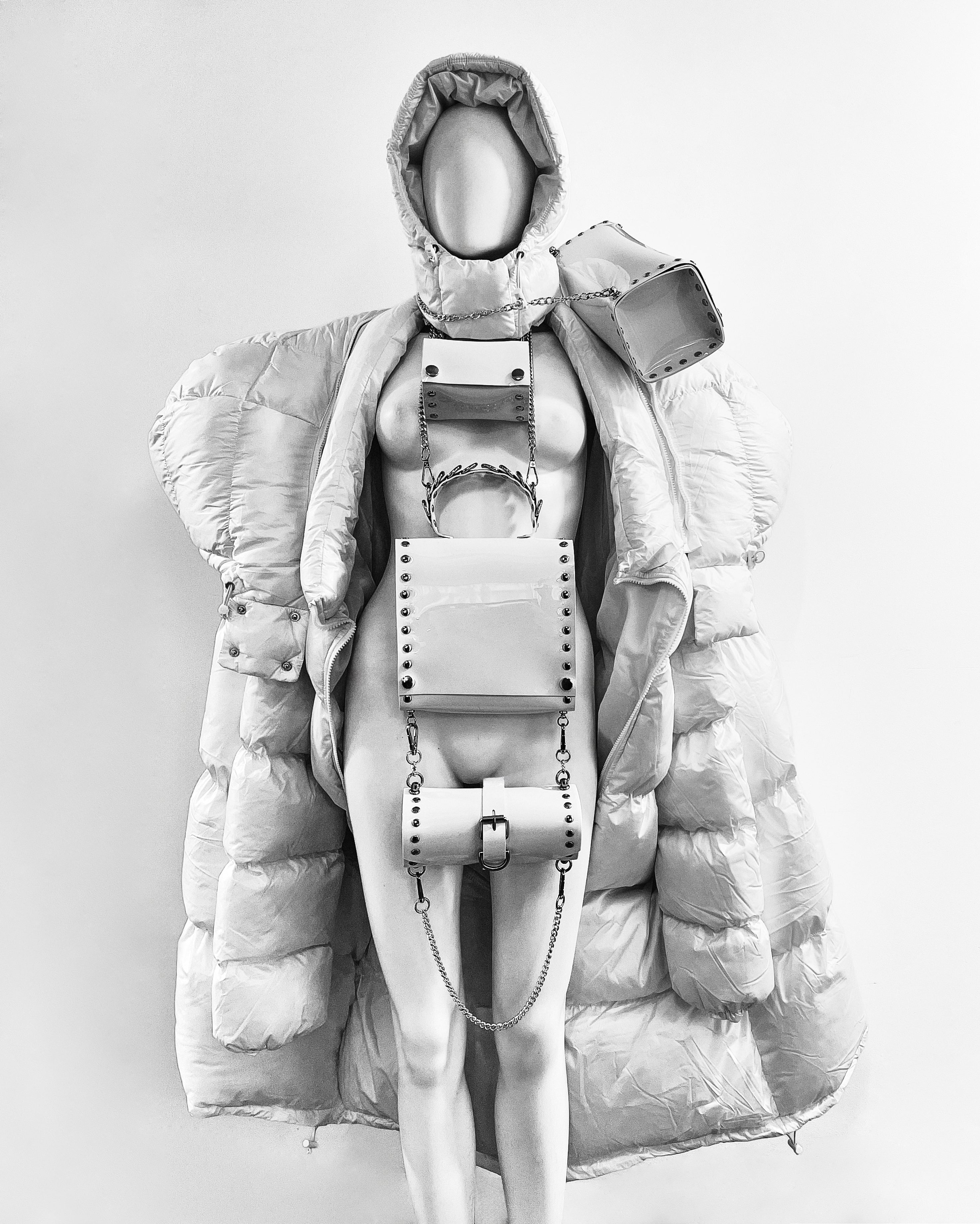 ATÉLIER JIVOMIR WHITE SHOULDER PUF REIMAGINED COAT WEARBLE SCULPTURE