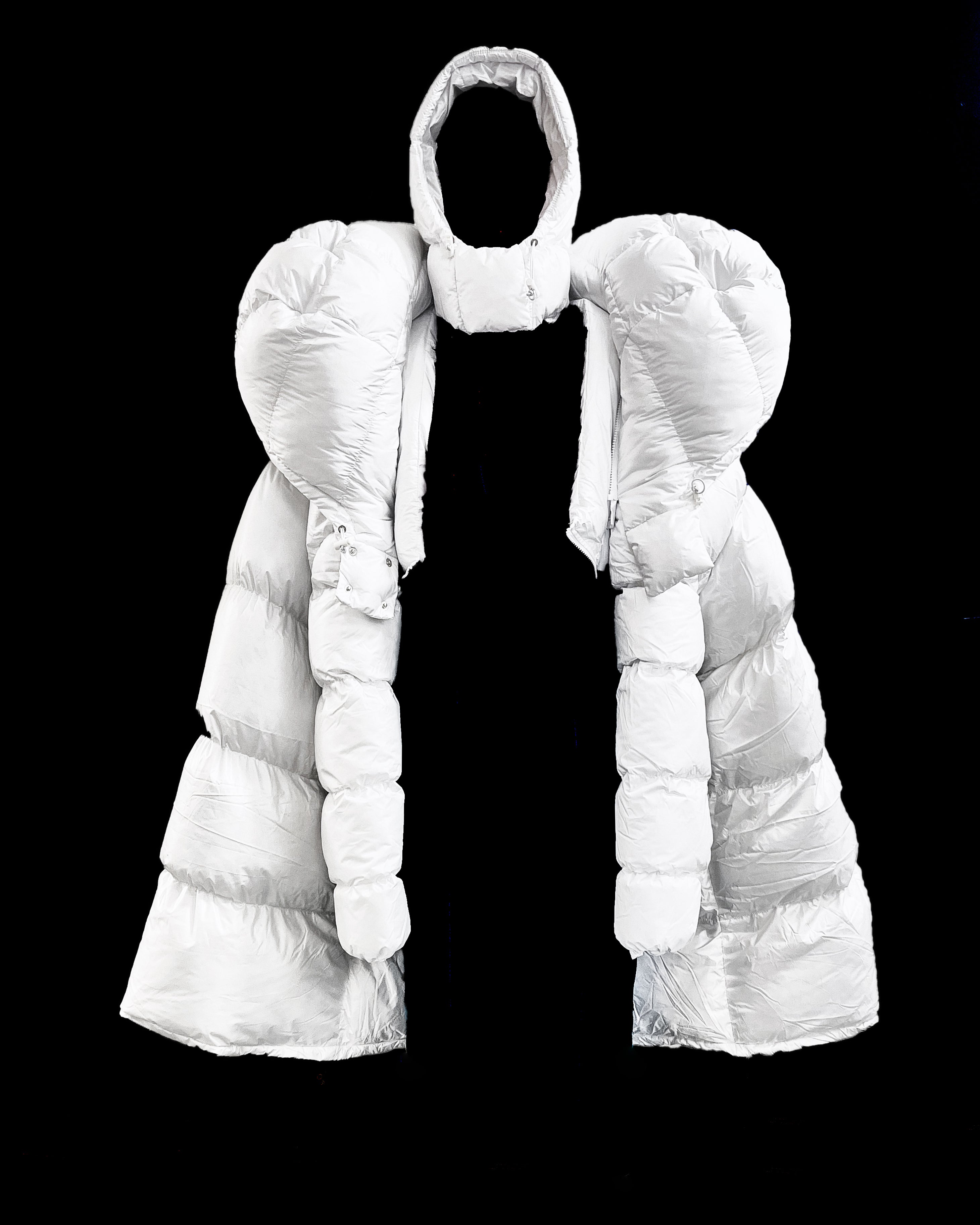 ATÉLIER JIVOMIR WHITE SHOULDER PUF REIMAGINED COAT WEARBLE SCULPTURE 