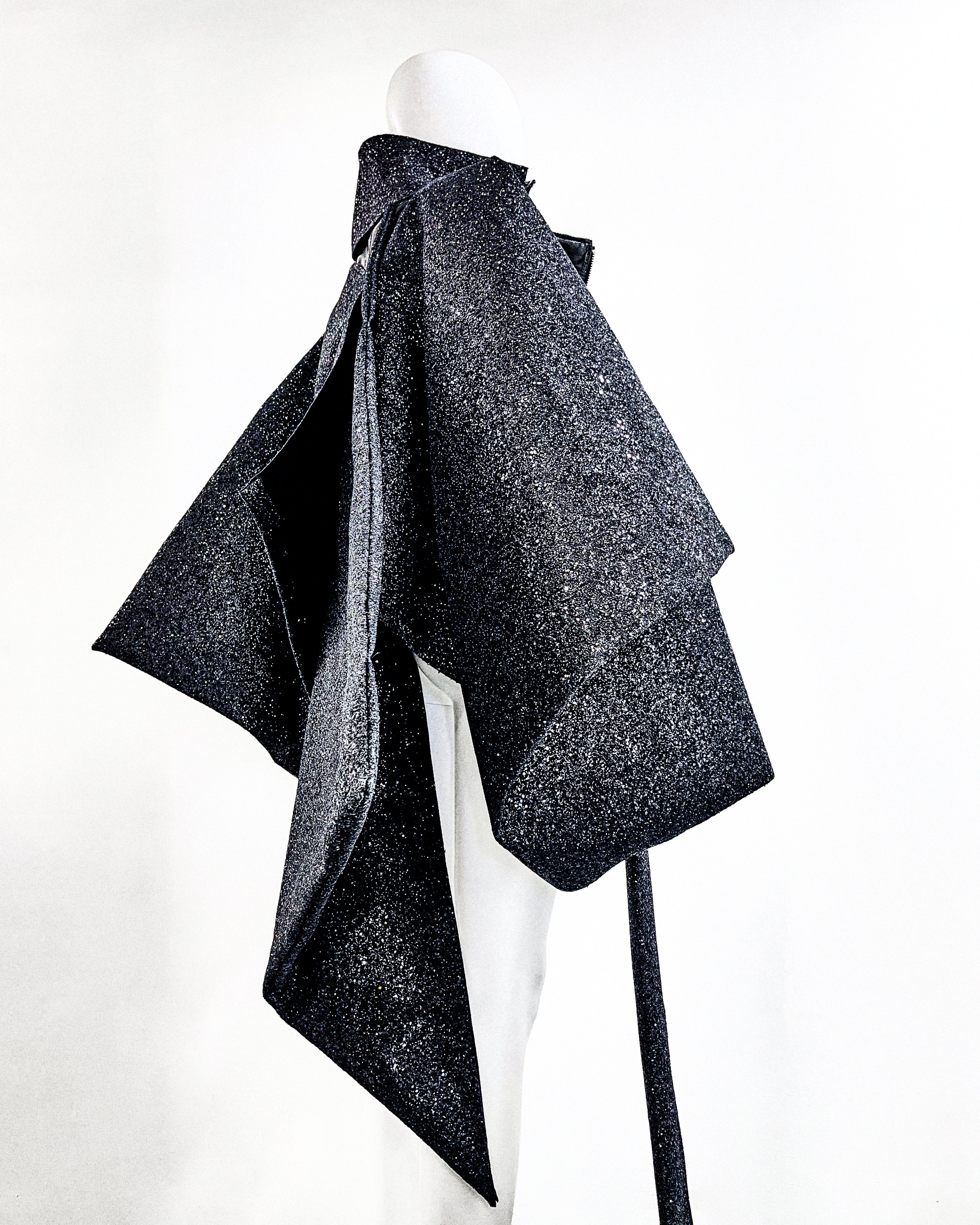 ATÉLIER JIVOMR STAR VINYL SCULPTURE GLITTER COAT JACKET AVANT GARDE BLACK PROFILE